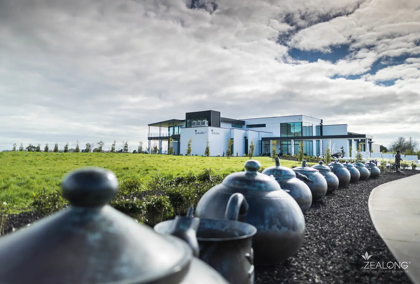 a row of pots in a row